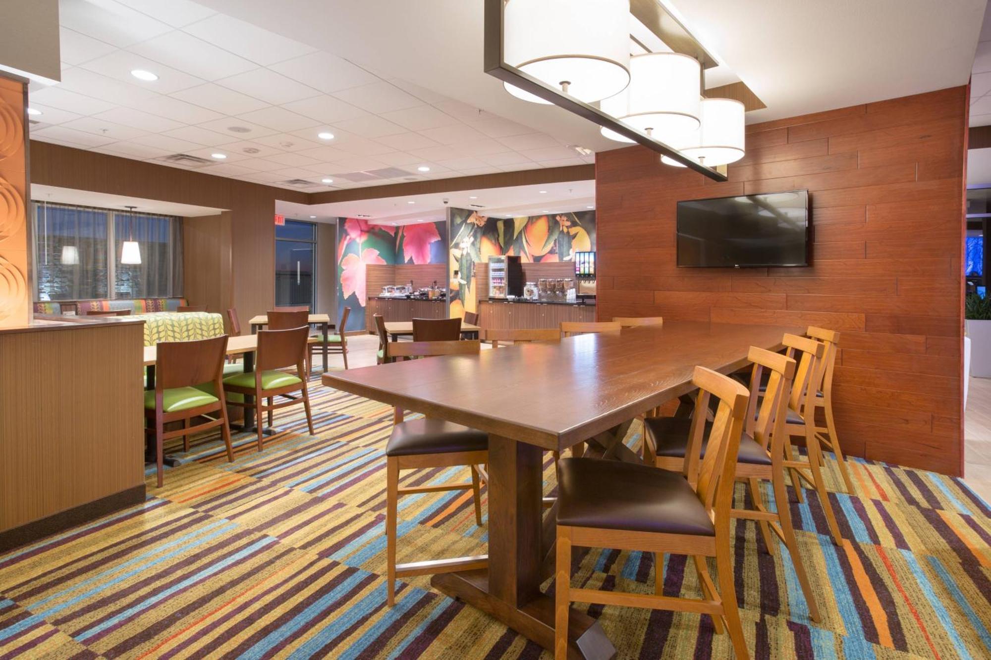 Fairfield Inn & Suites By Marriott Берлингтон Экстерьер фото