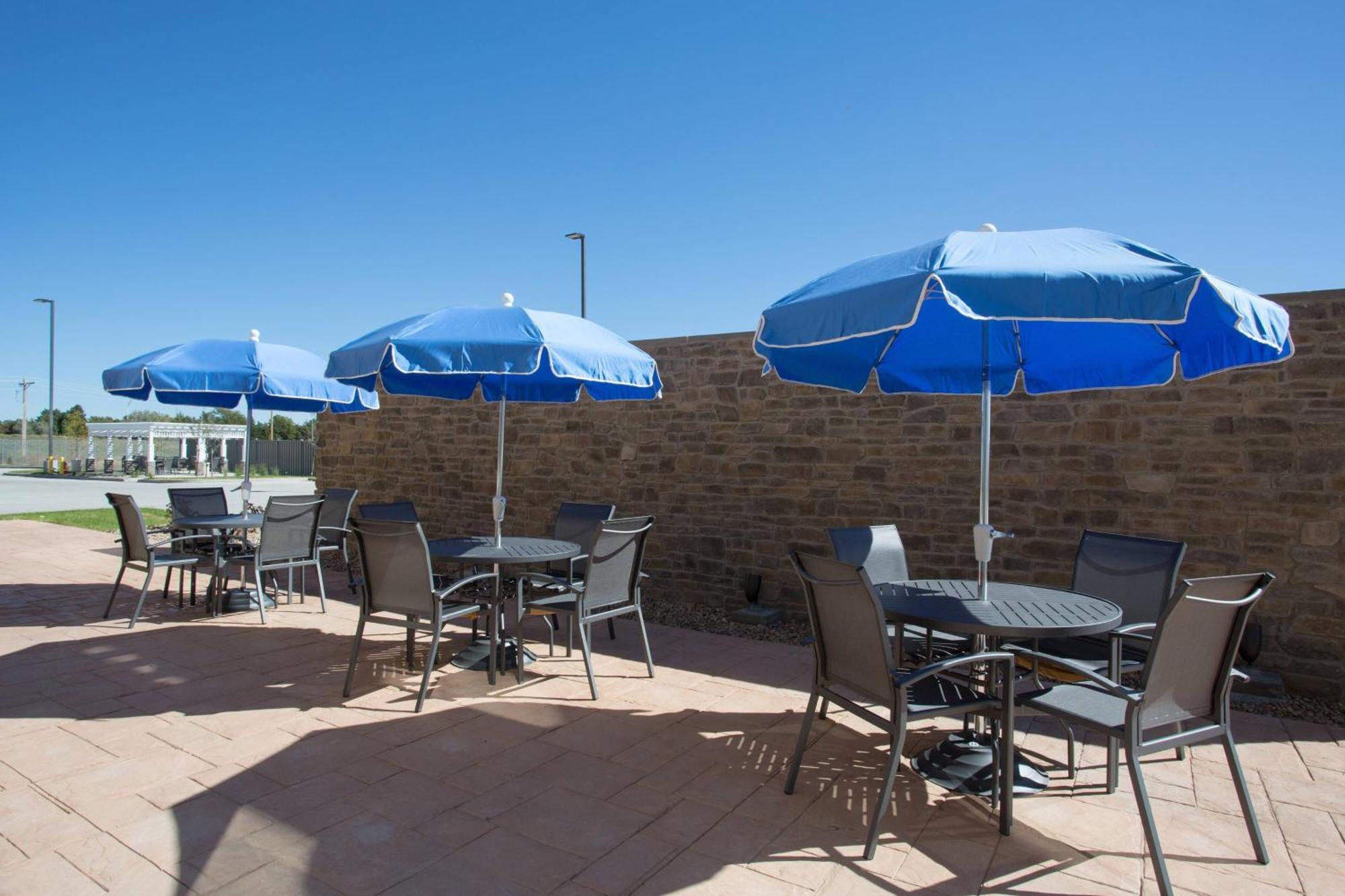 Fairfield Inn & Suites By Marriott Берлингтон Экстерьер фото