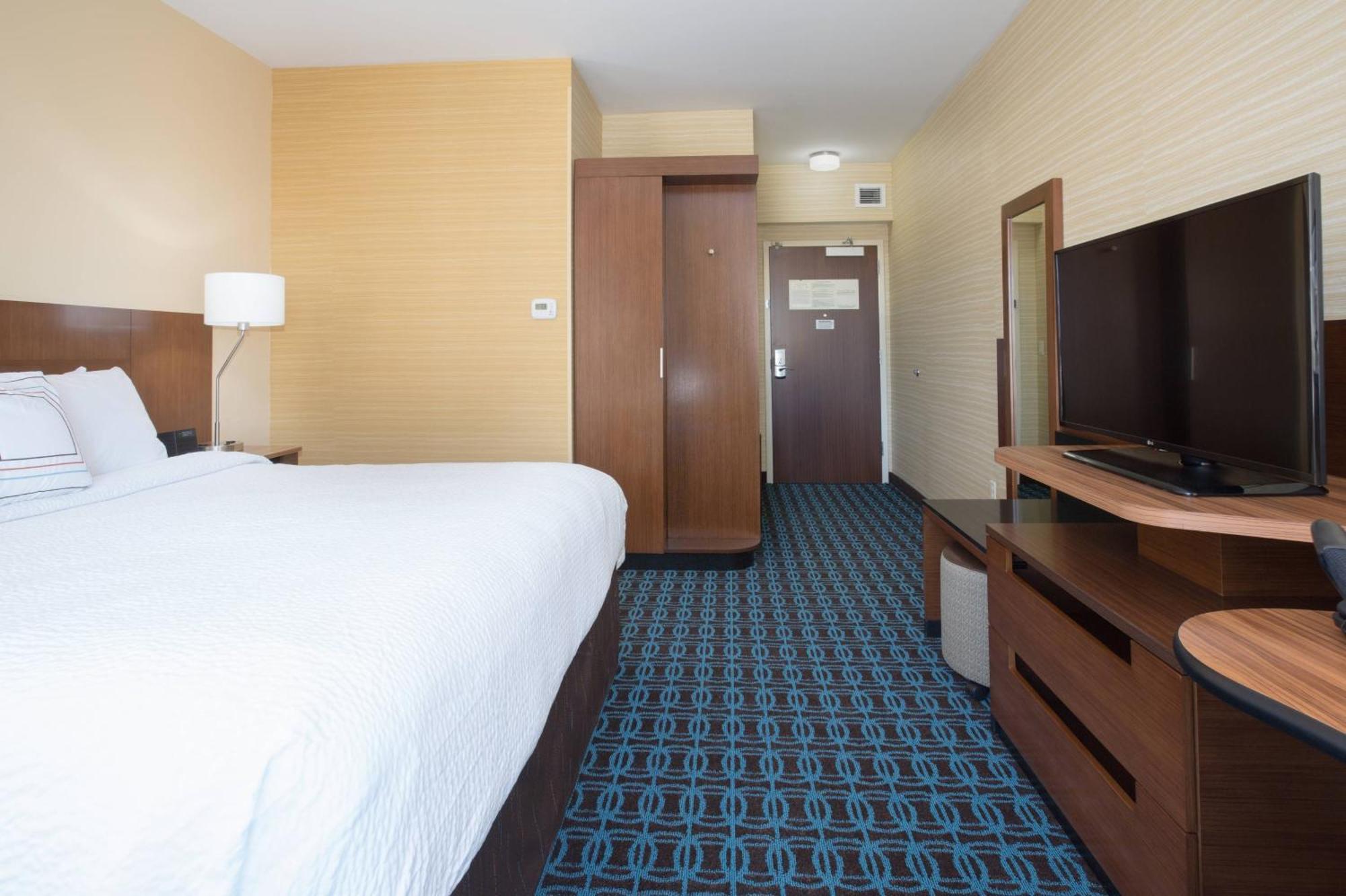 Fairfield Inn & Suites By Marriott Берлингтон Экстерьер фото
